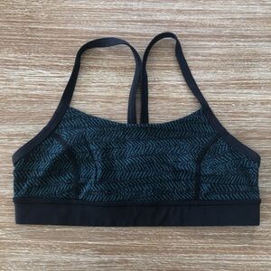 Lululemon sports bra. Size 4. EUC